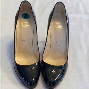 Christian Louboutin Sz-38 black patent pumps
